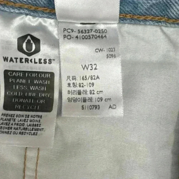 Levi's Women's 501 High Rise Denim Jean Shorts Regular Fit Light Wash - Picture 4 of 6